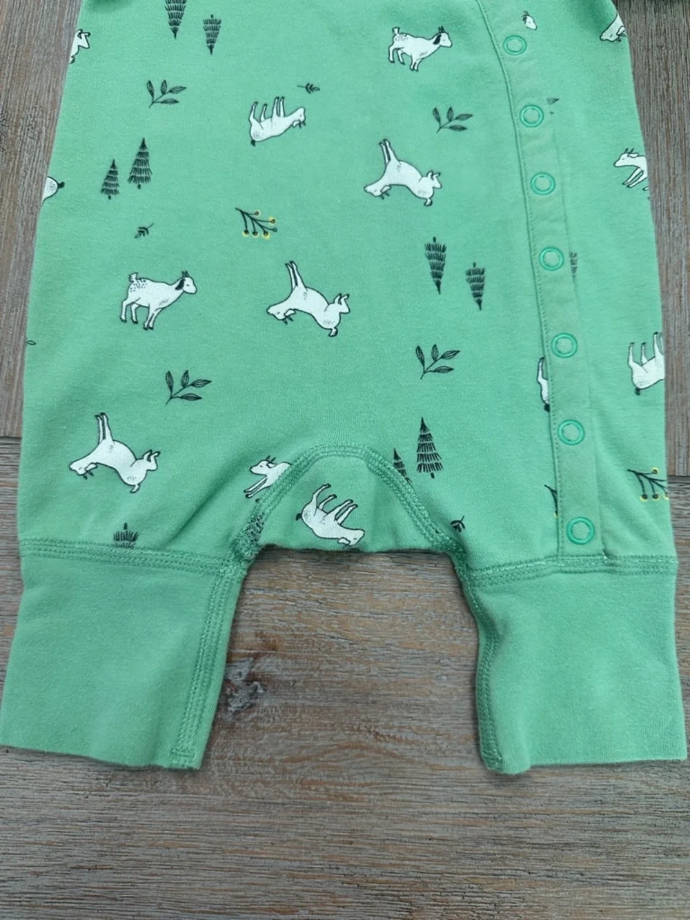 Hanna Andersson Green Graceful Goats Short Sleeve Romper | Size Newborn
